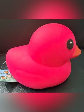 SUNNY DAYS TRENDING LAFFY QUACK BRIGHT NEON PINK JUMBO SOFT SQUISHY DUCK TOY NWT